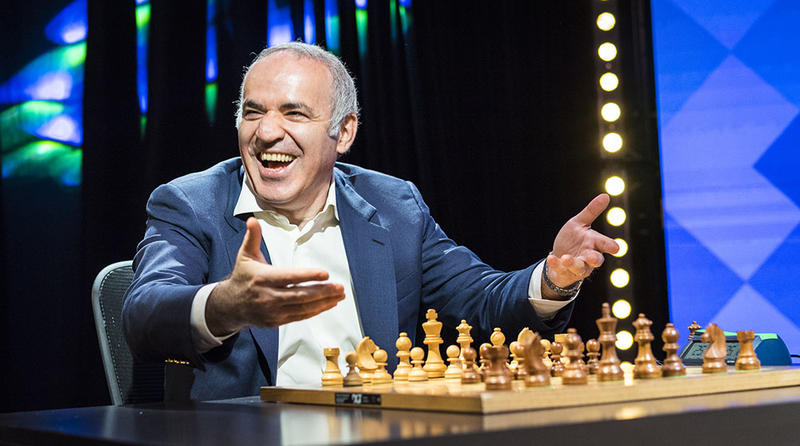 Garry Kasparov Takes Tucker Carlson to Task